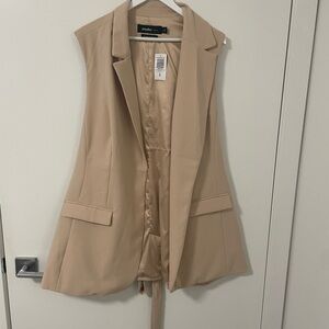 BNWT Torrid Beige Sleeveless Vest